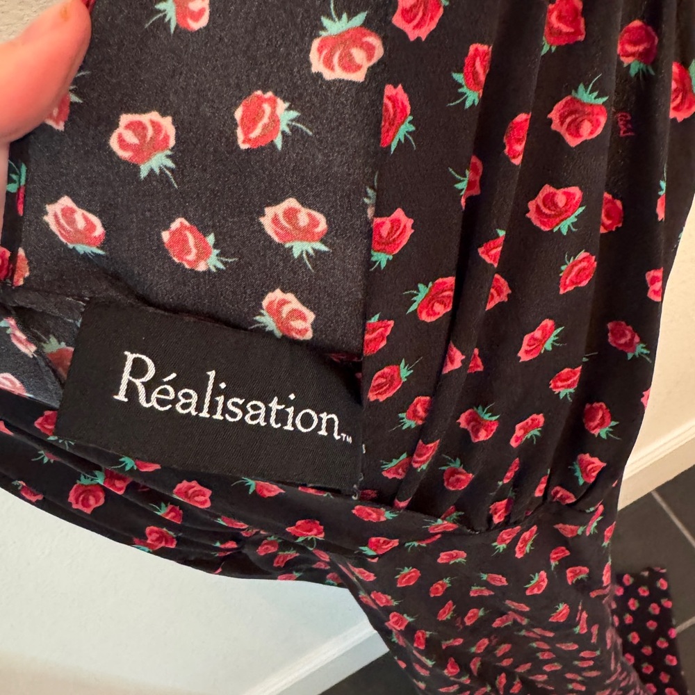 Réalisation Par Black Midi Dress with Red Rose Print